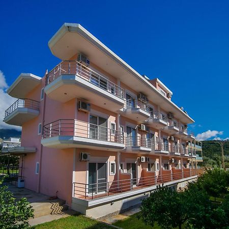 Himara Royal Hotel Bagian luar foto