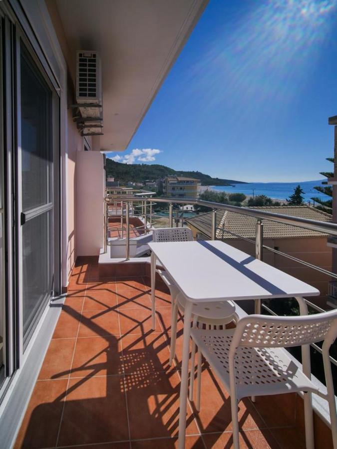 Himara Royal Hotel Bagian luar foto