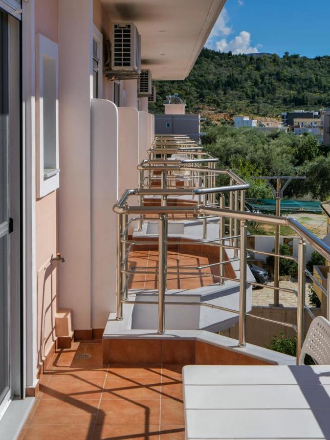 Himara Royal Hotel Bagian luar foto