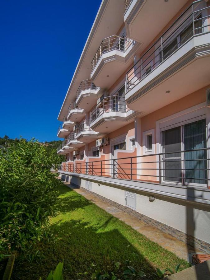 Himara Royal Hotel Bagian luar foto