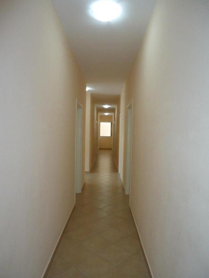 Himara Royal Hotel Bagian luar foto