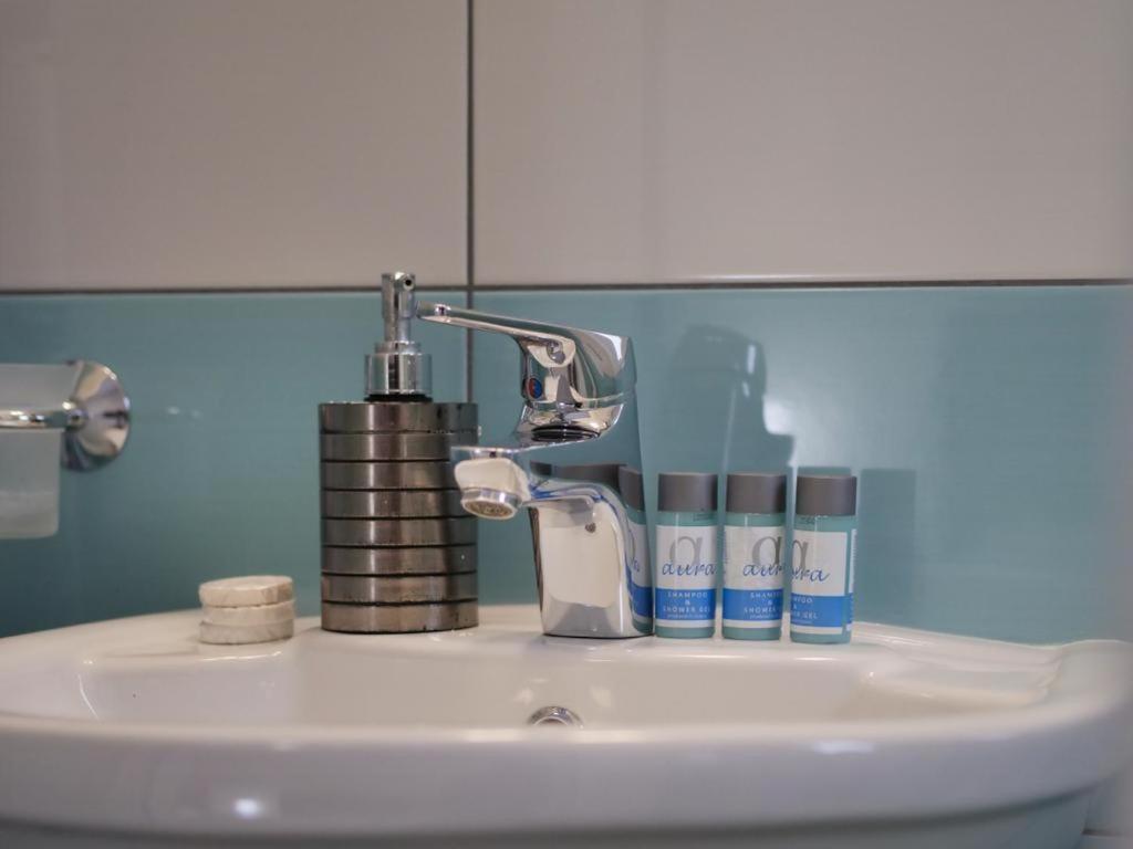 Himara Royal Hotel Bagian luar foto