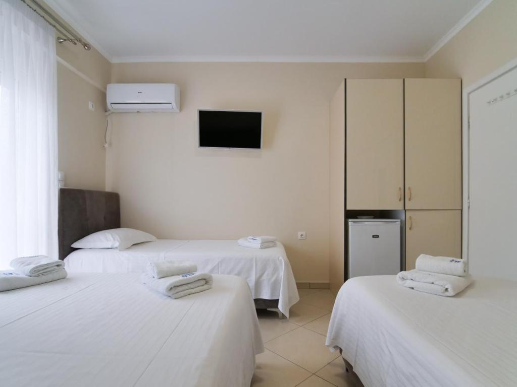 Himara Royal Hotel Bagian luar foto