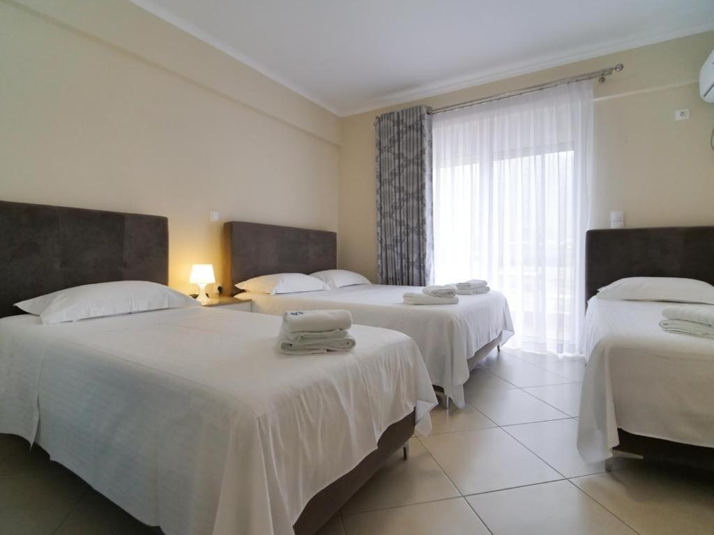 Himara Royal Hotel Bagian luar foto