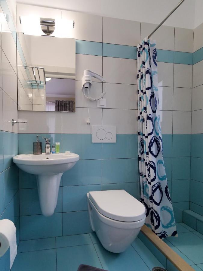 Himara Royal Hotel Bagian luar foto