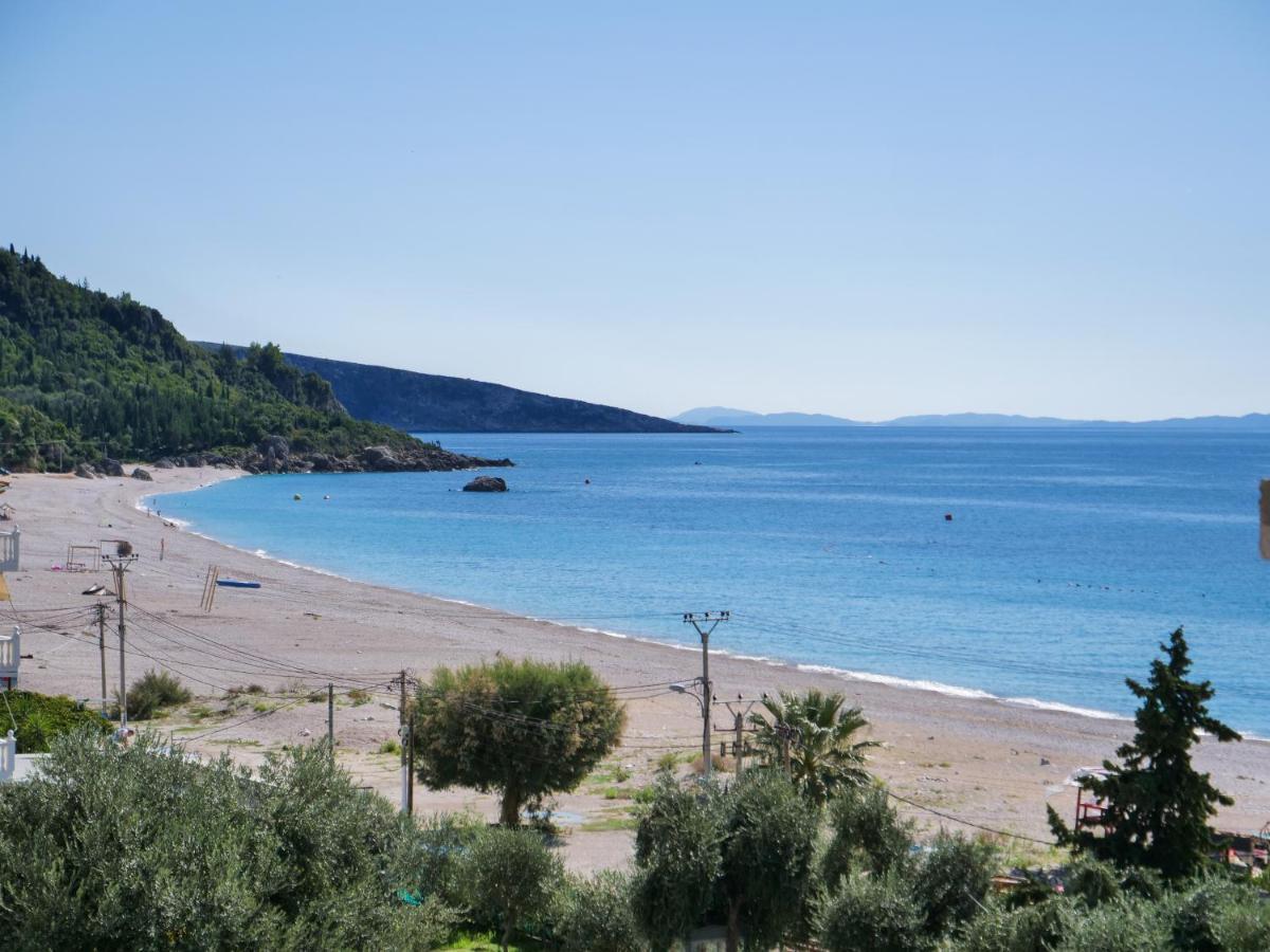 Himara Royal Hotel Bagian luar foto