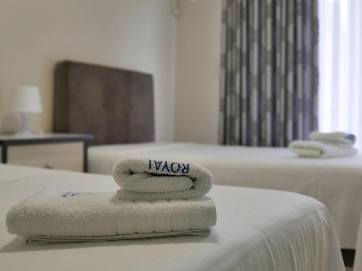 Himara Royal Hotel Bagian luar foto