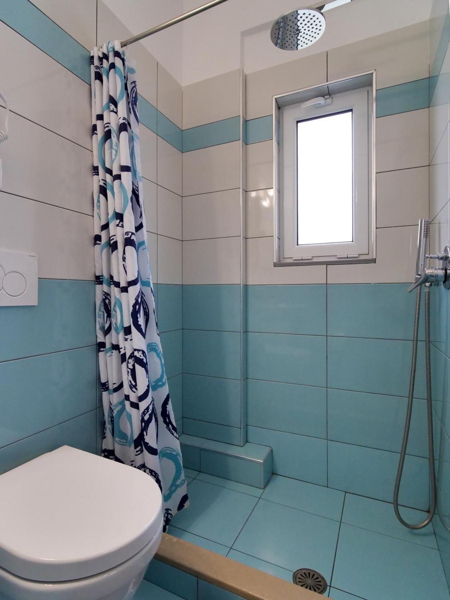 Himara Royal Hotel Bagian luar foto