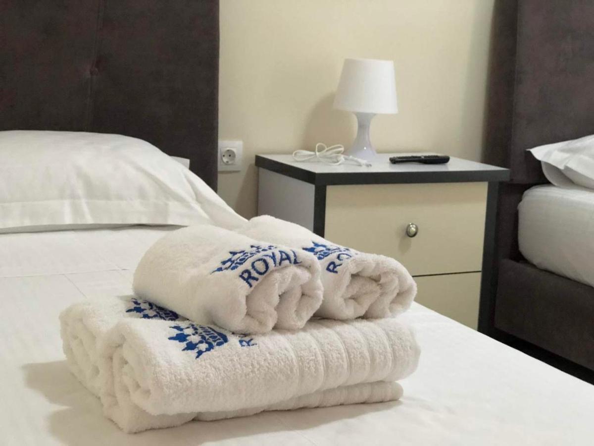 Himara Royal Hotel Bagian luar foto
