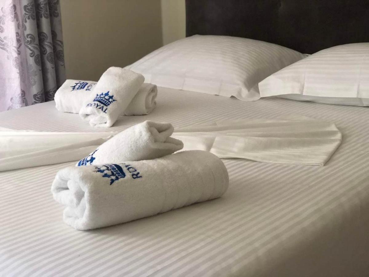 Himara Royal Hotel Bagian luar foto