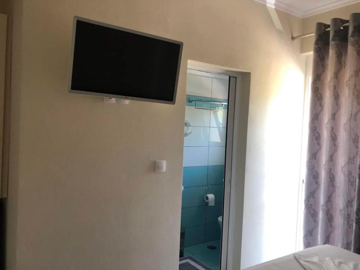 Himara Royal Hotel Bagian luar foto