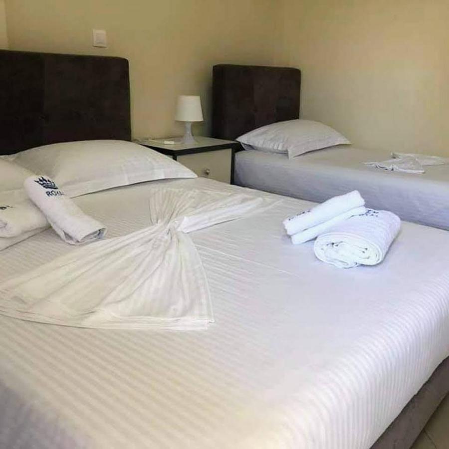 Himara Royal Hotel Bagian luar foto