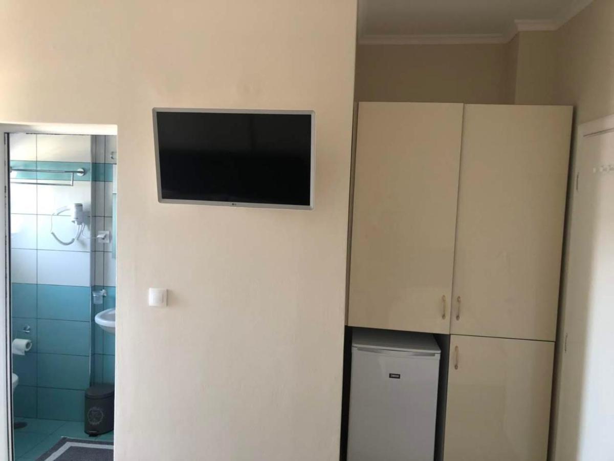 Himara Royal Hotel Bagian luar foto