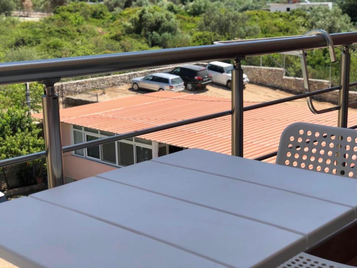 Himara Royal Hotel Bagian luar foto